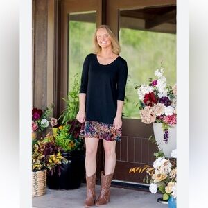 The Pioneer Woman Black Tunic with Multicolor Hem Size M